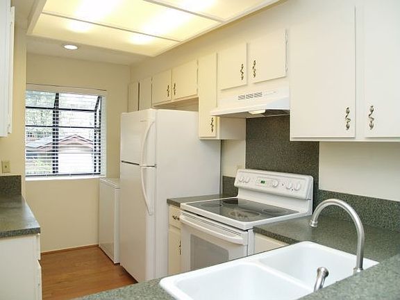 4th image of 7122 Wood Hollow Dr APT 57