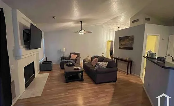 6334 W Potter Dr — Photo 11