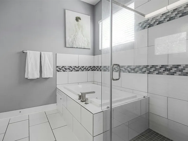 7607 Providence Ave #A — Photo 15