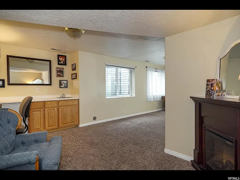 804 Creek Ln — Photo 23