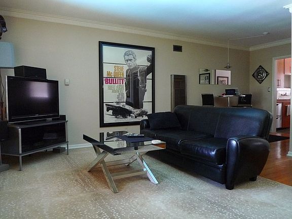 5th image of 1615 N Laurel Ave APT 204
