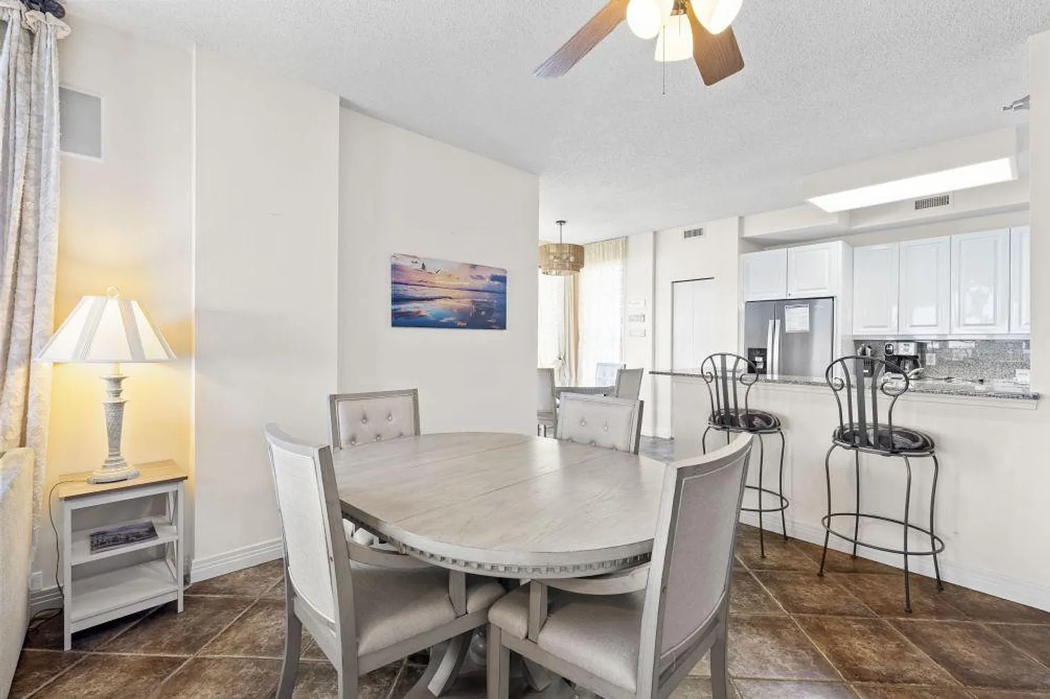 3 bed, 3.0 bath, 1743 sqft, $6,750 — Photo 3