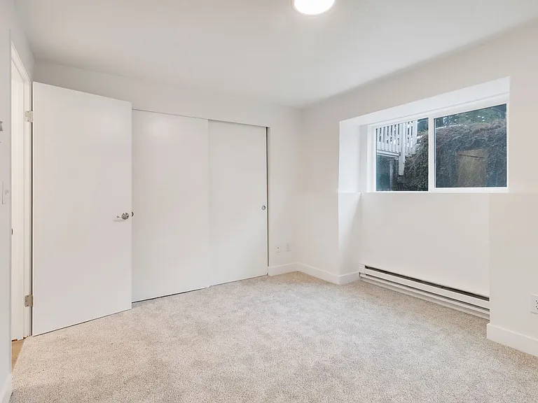 Oak Park Apartments — Photo 15