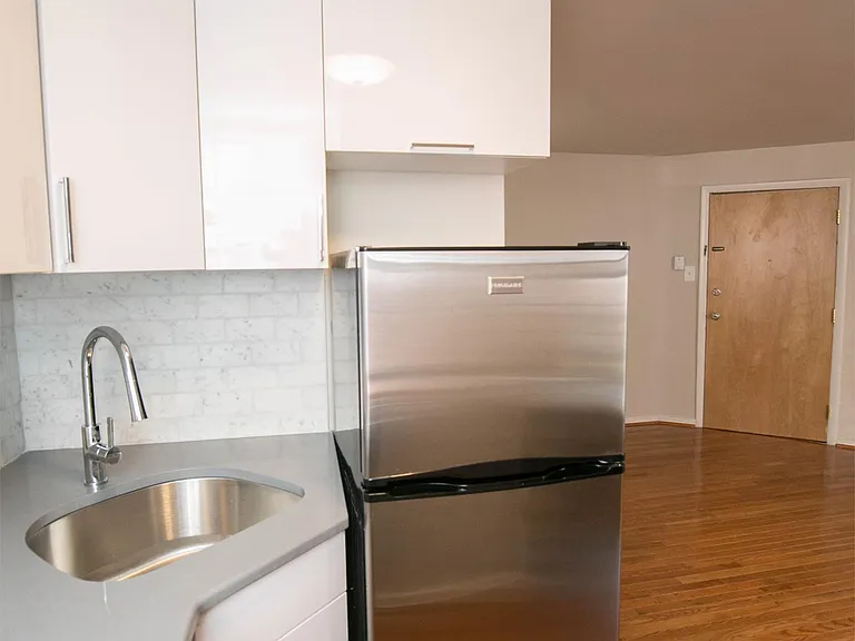 927 Pine St #303 — Photo 7