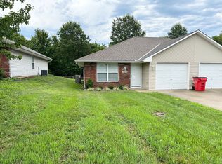 2808 NW Mill Pl, Blue Springs, MO 64015
