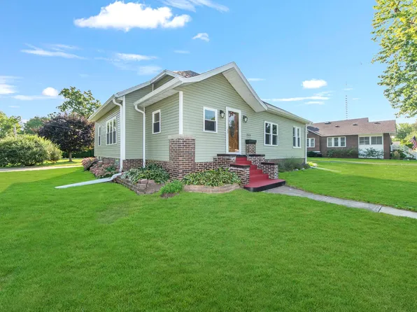 235 Maple Ave, Minonk, IL 61760