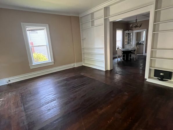 561 Dennis St #1