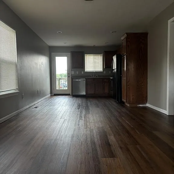 213 NW Sni A Bar Pkwy — Photo 3