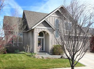 2391 NW Hazelwood Ave, Redmond, OR 97756