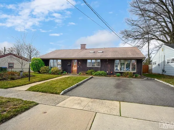 40 Colton Rd, Edison, NJ 08817