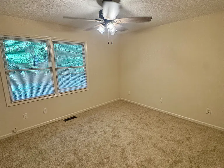 102 Larkyn Dr #102 — Photo 11