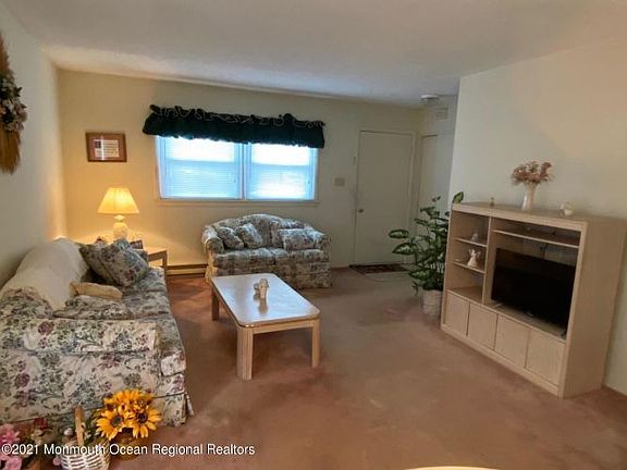4th image of 39 Caribbean Ct