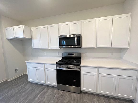 4th image of 7674 W 105th Place St