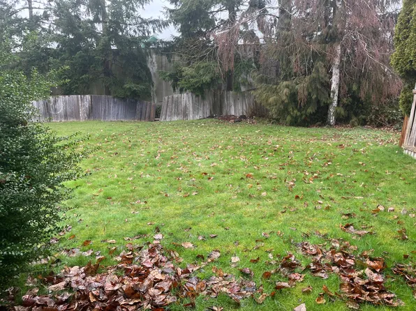 1119 12th Ave NW, Puyallup, WA 98371