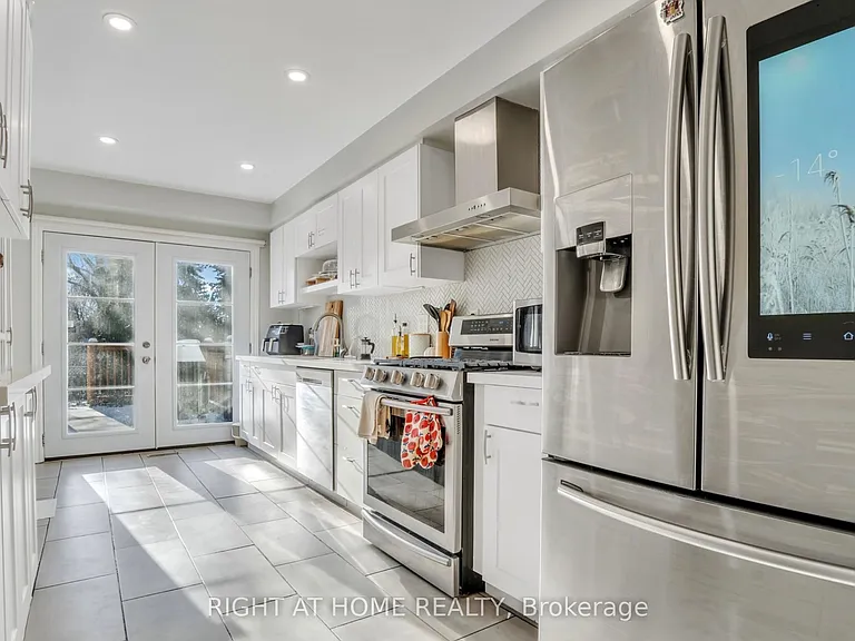 27 Melborne Ct — Photo 11