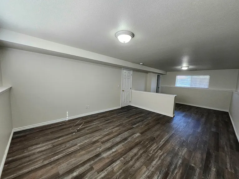 411 W 21st Pl — Photo 24