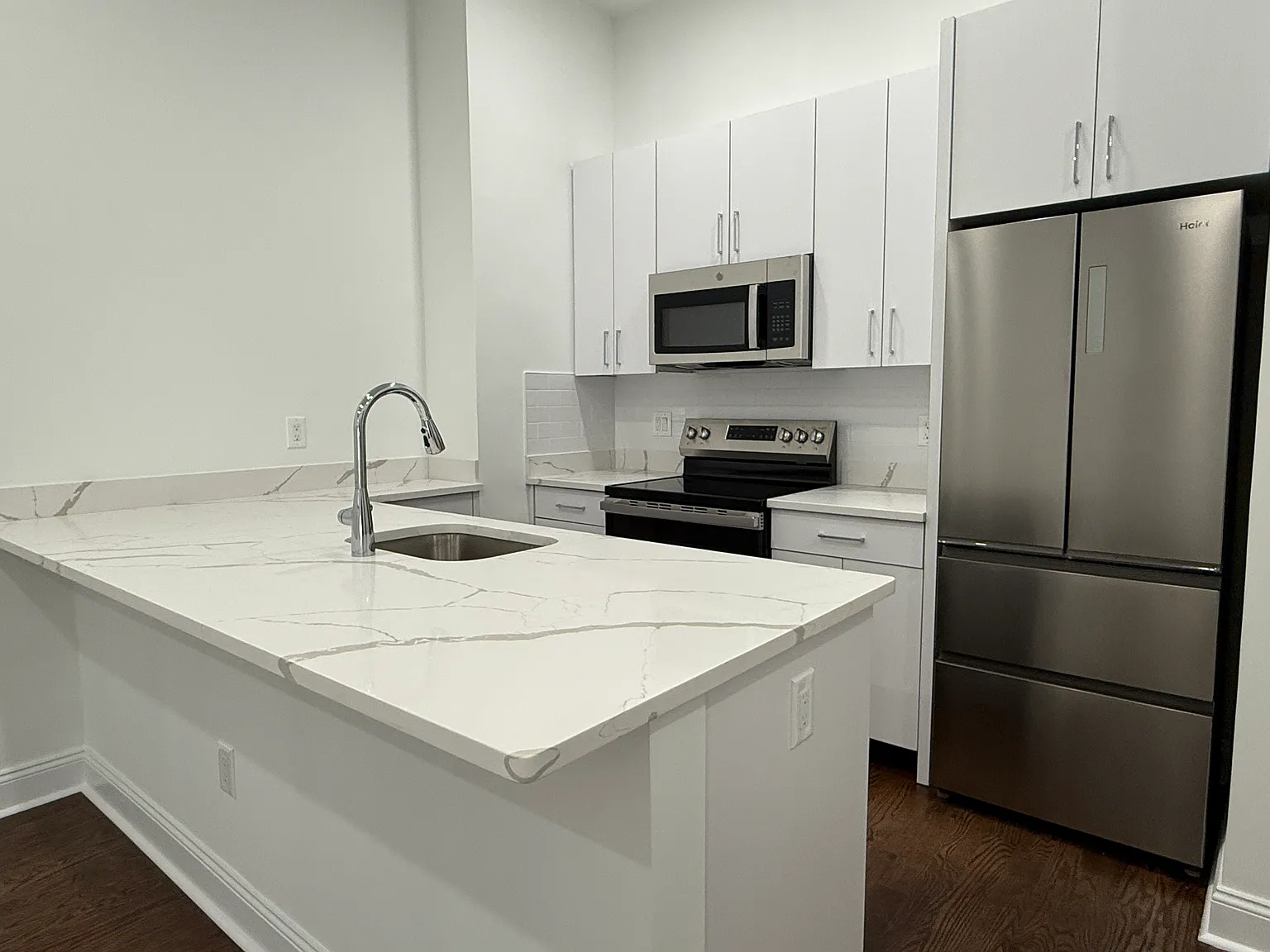 25 W 68th St — Photo 2