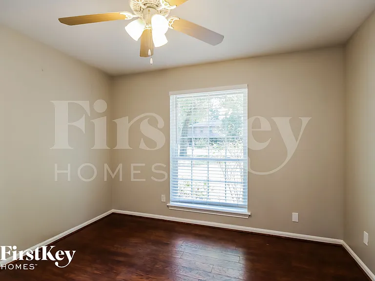 26715 Westwood Dr — Photo 12