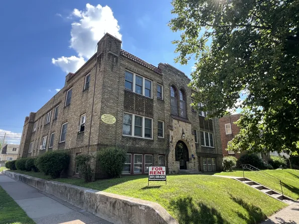 Charming Brick Historic Apartment in the Heart of Vibrant Hamline-Midway, 1642 Charles Ave APT 103, Saint Paul, MN 55104