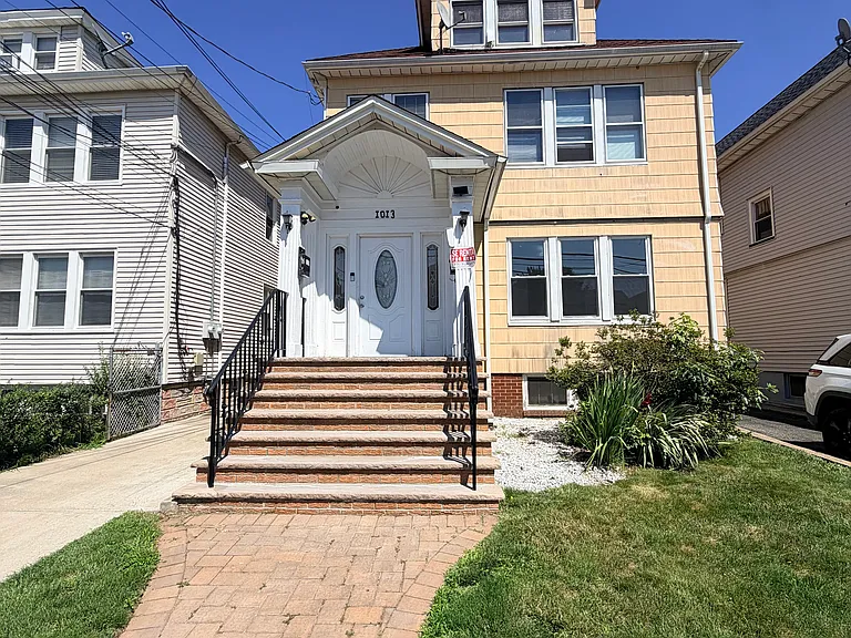 1013 Cross Ave #1 — Photo 1