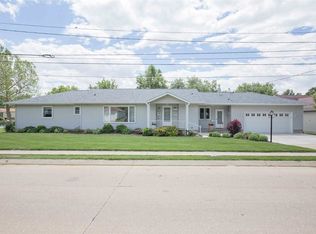 118 W Frank St, Geneseo, IL 61254