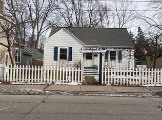 124 N Oneida St, Green Bay, WI 54303