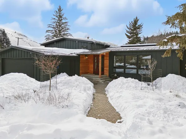 405 Village Pl, Missoula, MT 59802