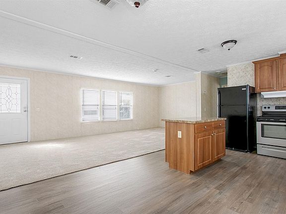 4th image of 5570 SW 32nd Terrace