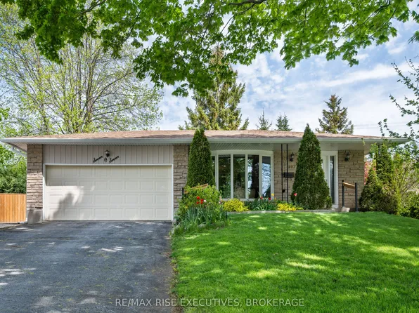 707 Laidlaw Cres, Kingston, ON K7M 5M3