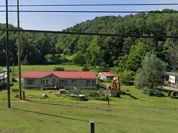 5628 Bloomfield Rd, Cambridge, OH 43725