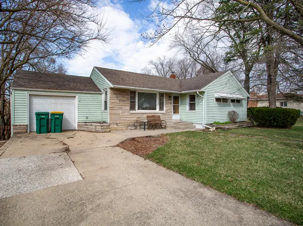 520 E 70th Pl, Merrillville, IN 46410