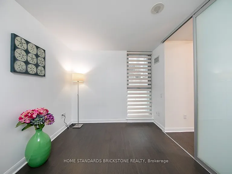 375 King St W #506 — Photo 21