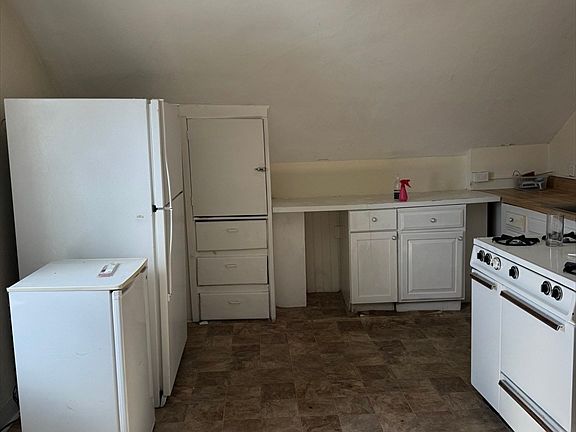 3rd image of 93 Fairfax Rd