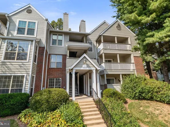 3908 Penderview Dr APT 606, Fairfax, VA 22033