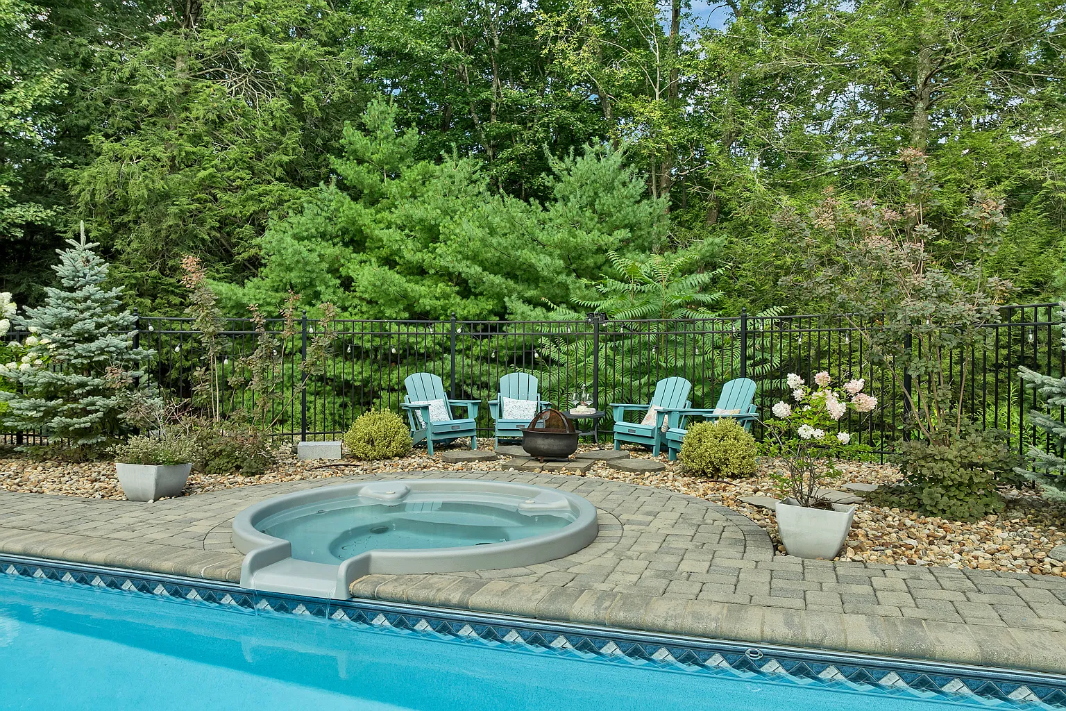 4 bed, 2.5 bath, 3680 sqft, $6,000 — Photo 4