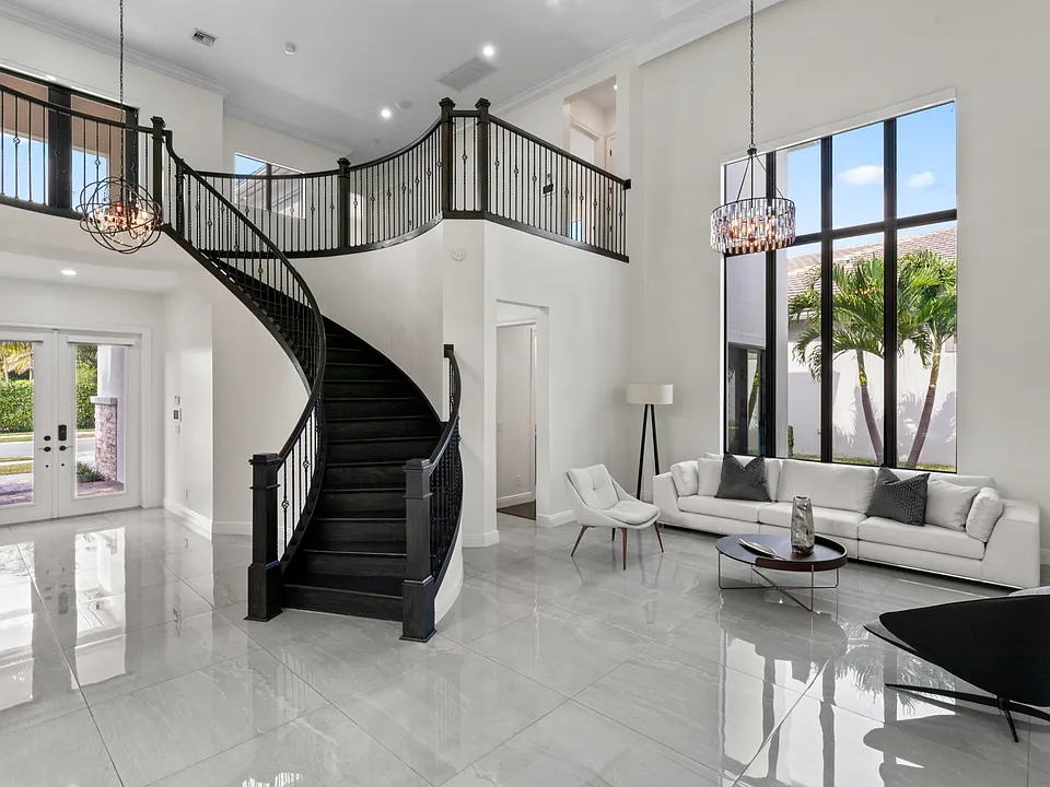 2630 NW 69th St