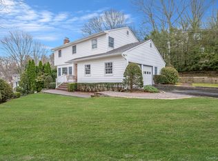 7 Spruce Court, Huntington, NY 11743