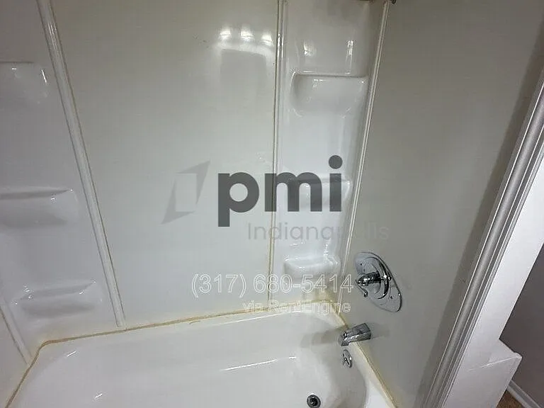 1311 E 11th St #4 — Photo 9