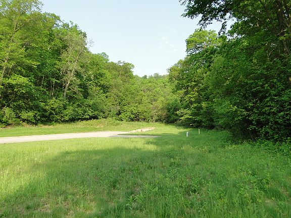3rd image of 2764 Oakhurst Dr