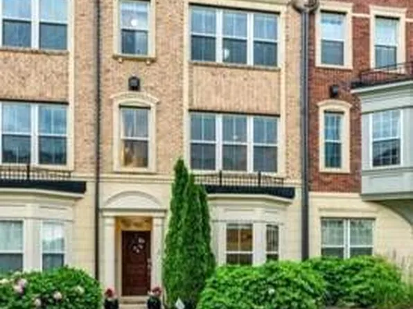 802 Admirals Way #300, Oxon Hill, MD 20745