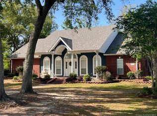 1529 Walker Rd, Sulphur, LA 70665