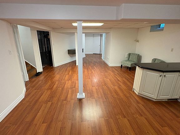 2nd image of 48 Londonderry Dr #Basement