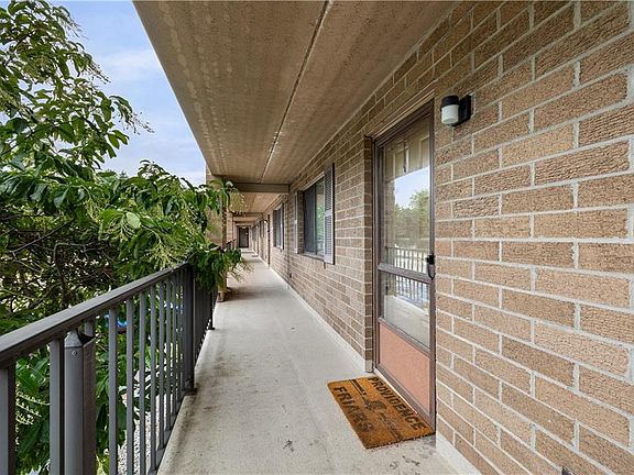 2nd image of 650 E Greenwich Ave APT 6-204