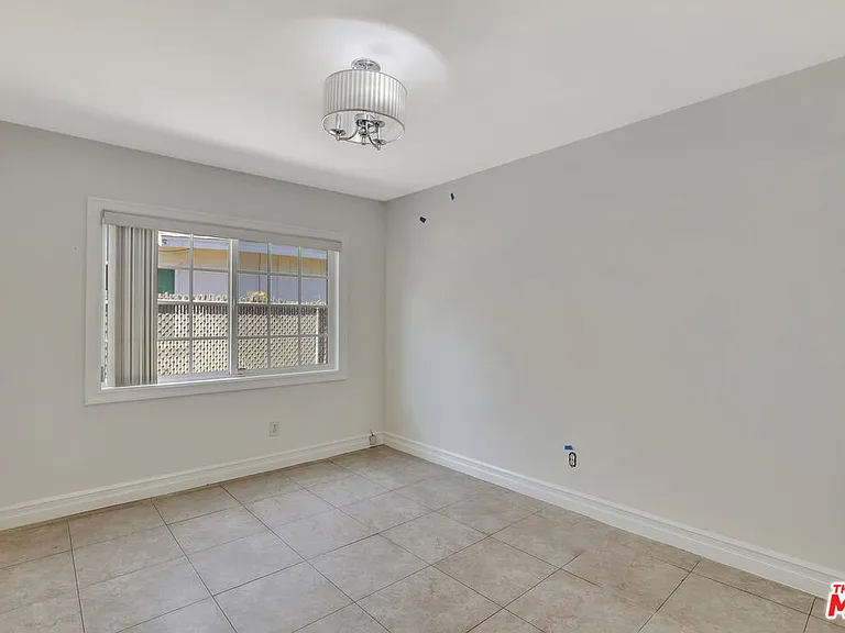 6421 Franrivers Ave — Photo 28