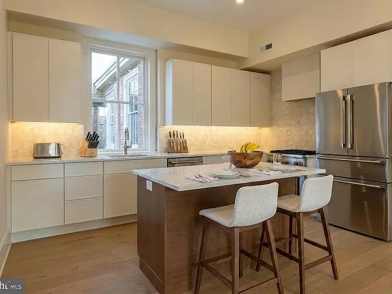 300 Kings Hwy E #C — Photo 6