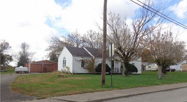 2nd image of 348 S Woodlawn Ave