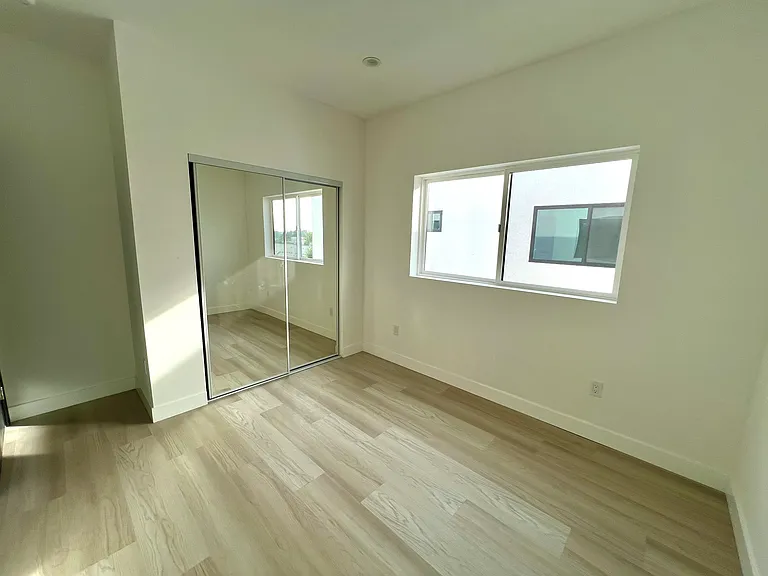 4900 Lennox Blvd #1 — Photo 12