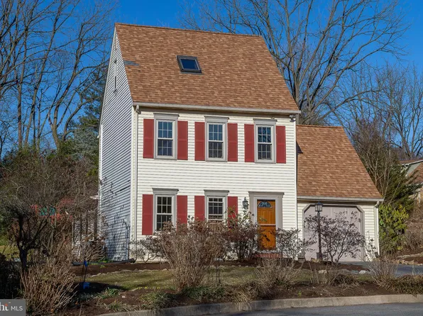 1705 Saint Paul Cir, Lancaster, PA 17603