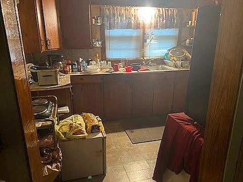 4th image of 1283 Highway 1042