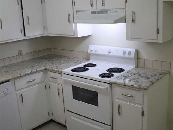 5th image of 2406 Avenue E